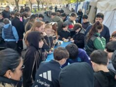 SAN PEDRO : Otra multitudinaria jornada de intercambio de figuritas en el Paseo Público.