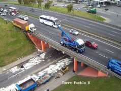 Accidente en la Panamericana: camión choca y provoca corte total en Garín