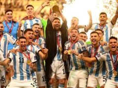 Argentina busca romper la maldición de los campeones en su debut mundialista