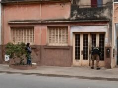 Custodia policial en la casa del acusado por el femicidio de Agostina Vega