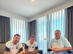La cábala de los campeones: Tapia, Messi y De Paul, juntos antes del debut en el Mundial