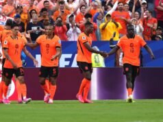 Países Bajos avanza a octavos tras vencer a Túnez 3-1