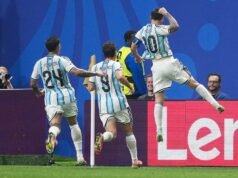 Argentina rinde homenaje a René Favaloro tras clasificar a cuartos del Mundial 2026