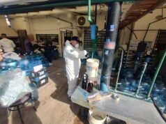 Desmantelan plantas clandestinas de envasado de agua en Canning