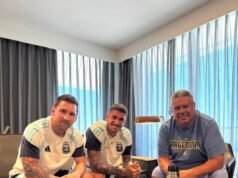El Chiqui Tapia comparte un momento con Messi y De Paul antes del crucial partido contra Suiza