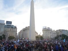 La fiesta de los hinchas argentinos en el Obelisco tras la clasificación a semifinales del Mundial 2026