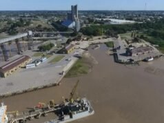 SAN PEDRO : El paro de prácticos paraliza los puertos y frenaría la salida de un barco con porotos desde San Pedro.