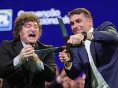 Flávio Bolsonaro critica a Lula por crisis diplomática con Argentina y apoya a Milei