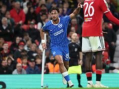 Brighton sorprende a Manchester United y Everton avanza con un golazo de Alcaraz