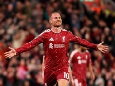 Liverpool avanza en la Copa de la Liga con un brillante Mac Allister