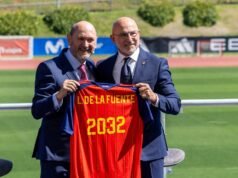 Luis de la Fuente se queda hasta 2032 al frente de la selección española
