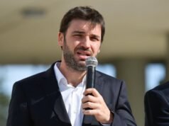 Torres impulsa el potencial energético de Chubut en París