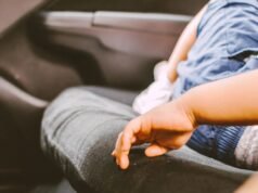 Una niña rescatada tras ser encerrada en un auto por su padre en Río Gallegos