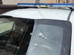 SAN PEDRO : Un hombre fue detenido tras romper el parabrisas de un móvil policial.