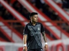 Argentinos Juniors se impone a Independiente Rivadavia y se mantiene en la cima