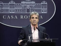 La Cámara Federal confirma el sobreseimiento de Caputo en la causa del bono a 100 años