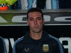 La emotiva despedida de Messi y Scaloni al son del Himno Nacional