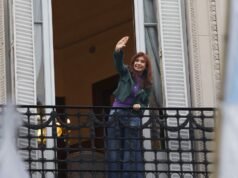 La militancia peronista se congrega en San José 1111 para festejar el Día de la Lealtad con Cristina Kirchner