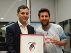 Lionel Messi, nombrado socio honorario de River Plate en su despedida