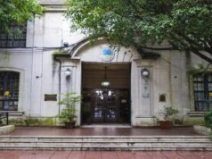 Maestra condenada por la muerte de su bebé separada por filmar a sus alumnos en Palermo