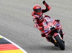 Marc Márquez se consagra en Australia y se apodera del liderazgo en MotoGP