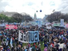 Masiva Marcha Federal Universitaria en defensa de la educación pública