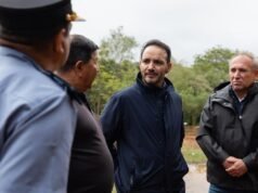 Valdés supervisa la asistencia a damnificados por la creciente del Paraná